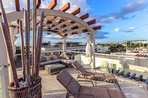 Terrace/patio - Luxe 3BR PH! Private Plundge Pooli! Steps to Beach! (Playa del Carmen)