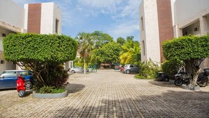 Property grounds - Modern 1BR Dream Unit in Playacar-2+pool+ac+wifi! (Playa del Carmen)