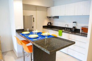 Dining - Modern 1BR Dream Unit in Playacar-2+pool+ac+wifi! (Playa del Carmen)