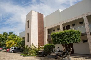Exterior - Modern 1BR Dream Unit in Playacar-2+pool+ac+wifi! (Playa del Carmen)