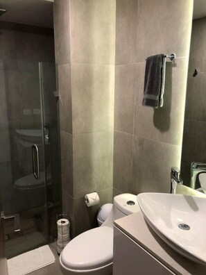 Bathroom - Lovely Modern Condo 5 Blks From the Beach! (Playa del Carmen)