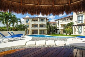 Outdoor pool - Two Condos, Same Complex, by Coco Beach, Sleep 16 (Playa del Carmen)