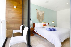 1 habitación y espacio para trabajar con laptop 