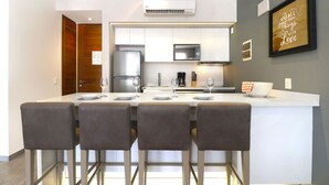 Cookware/dishes/utensils - Amazing 1 Bedroom Apartment 3 Blocks From the Beach! (Playa del Carmen)