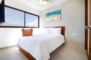 2 bedrooms, laptop workspace, iron/ironing board, bed sheets - Brand New Condo, Great Location (Playa del Carmen)