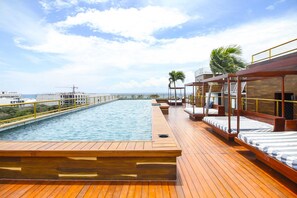 Pool - Walking Distance to the Beautiful Caribbean Sea 1 BR Modern Style !!! (Playa del Carmen)