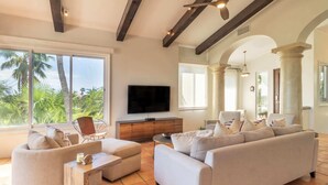 TV - Beautiful Palmilla Villa Stacked With Everything you Need to Enjoy LOS Cabos! (San José del Cabo)