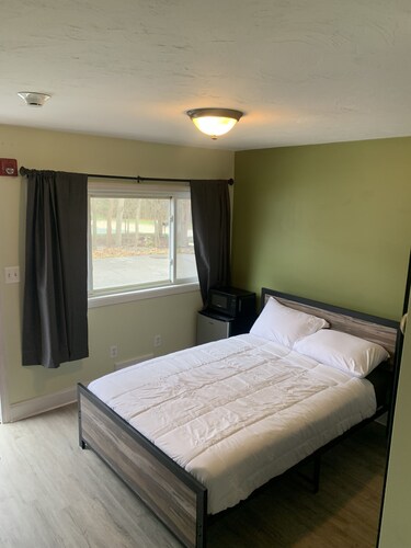 Charming 1-bedroom boutique hotel room in Norwell