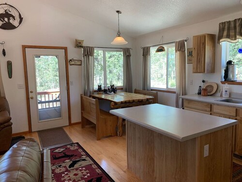 Beautiful & Secluded Rocky Mountain Hideaway