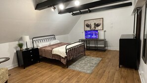 3 chambres, fer et planche à repasser, Wi-Fi, draps fournis