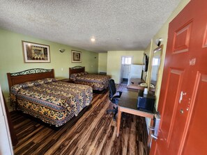 Laptop workspace, free WiFi, bed sheets - Vince's Motel Inc. (Sacramento)