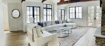 Luxurious Crested Butte Home | 4 Bedroom | Walk to Elk | Gas Grill | Mtn Views