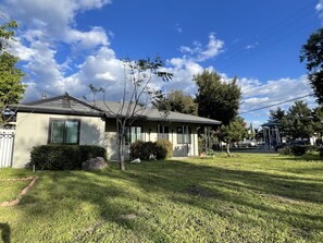 Exterior - Cozy Home near NOS Center/CSUSB (San Bernardino)