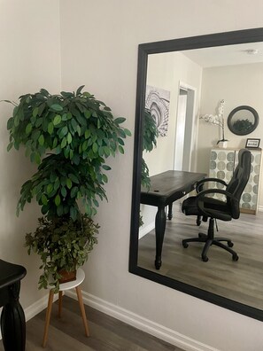 Interior - Cozy Home near NOS Center/CSUSB (San Bernardino)