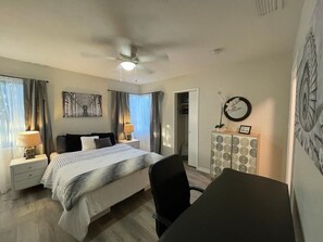 3 bedrooms, desk, iron/ironing board, free WiFi