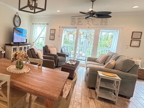 スマートテレビ、DVD プレーヤー