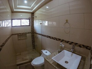 Combined shower/bathtub - Garitas House Near SJO Airport Costa Rica Free Shuttle (La Garita)
