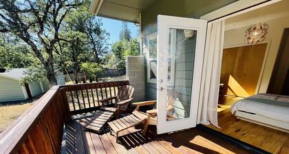 Riverfront Stunning Open Concept 3bdrm near outdoor activities