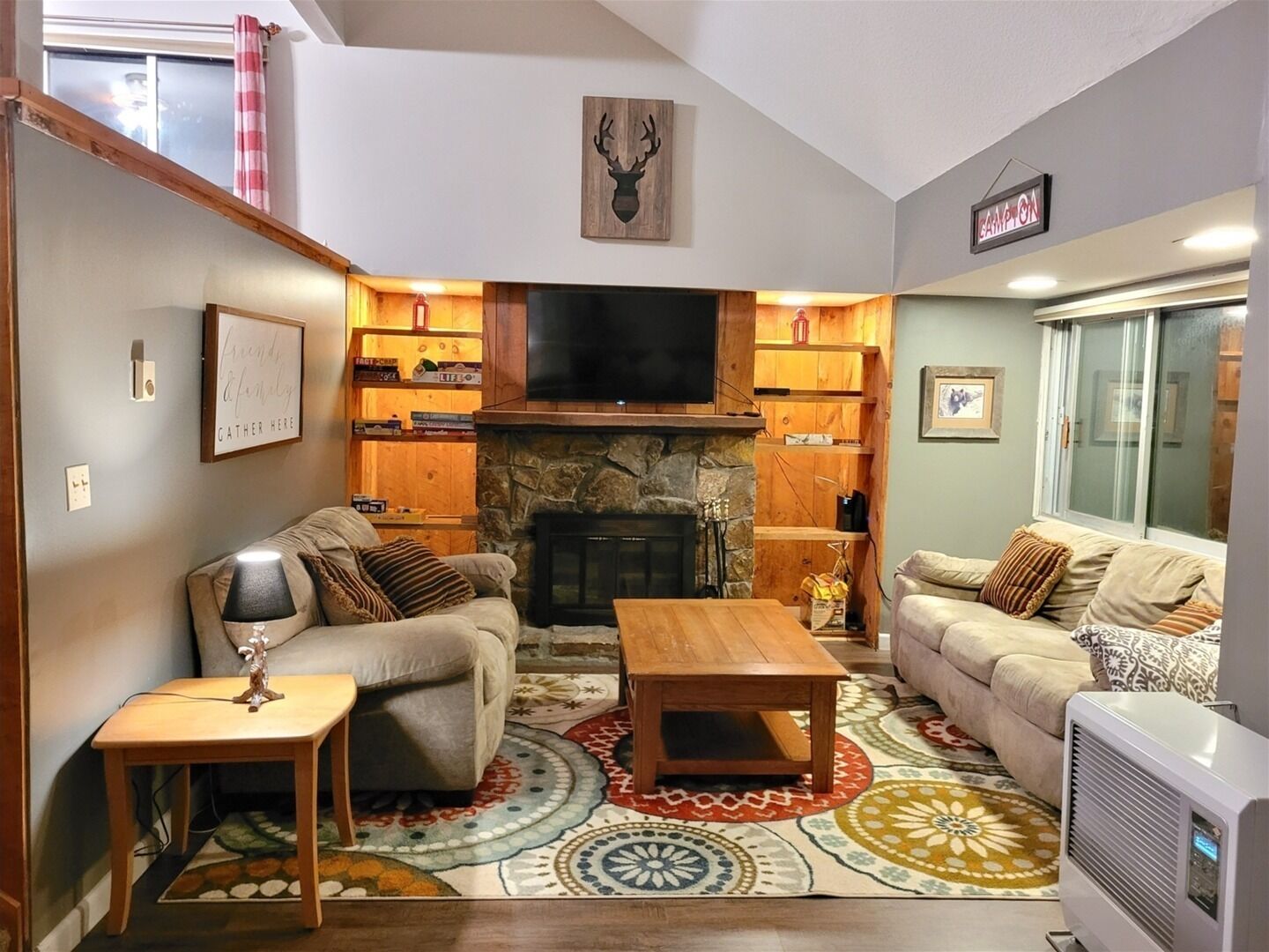 Pet Friendly Waterville Estates Condo close to Rec Center with Pools (HH22-2E)