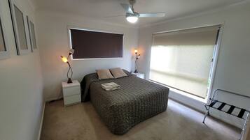 3 bedrooms, Internet