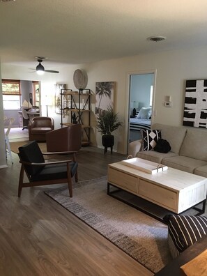 2 chambres, bureau, fer et planche à repasser, Wi-Fi gratuit