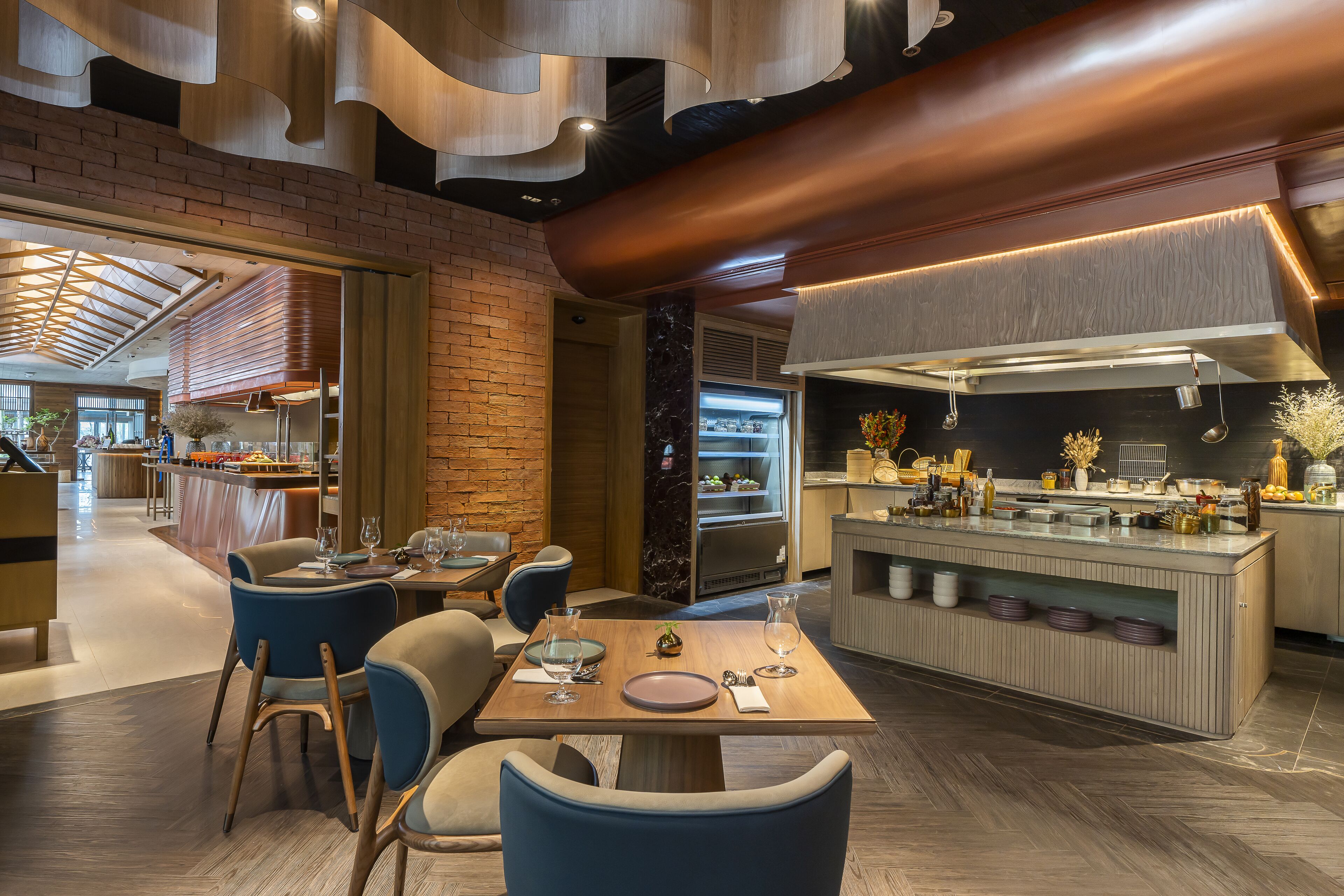 Café da manhã com buffet todos os dias (THB 890 por pessoa) 