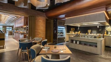 Esmorzar diari d'estil bufet (890 THB per persona)