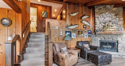 Waterfront with private sandy Beach- on 2 Acres! Dog Friendly with fence!