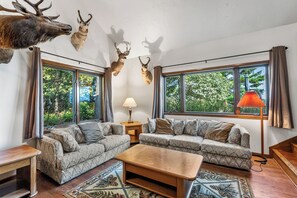 Smart TV, fireplace, offices