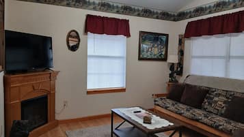 Smart TV, fireplace