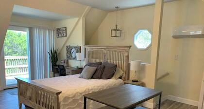 "Best place ever!" - Says Everyone. Living the Lake Life!