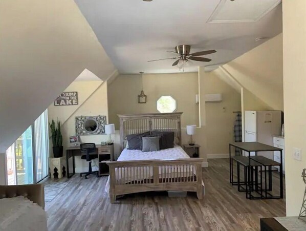 1 bedroom, desk, iron/ironing board, free WiFi