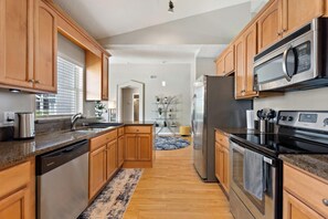 Villa, 3 Bedrooms | Private kitchen - Magic Sunrise #417 by Shine Villas (Davenport)