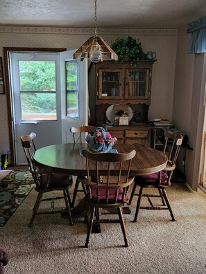 Dining - Spring / Summer Availability! Northwoods Cabin on Beautiful Lake (Michigamme)