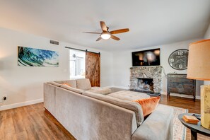 Smart TV, books - Charming home just minutes from downtown Redlands (Redlands)