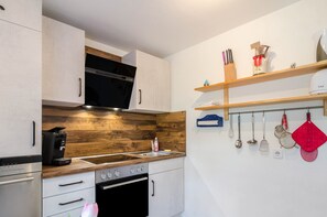 Fridge, oven, stovetop, dishwasher - Cosy Apartment Rothmund with Terrace (Überlingen)