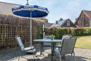 Outdoor dining - Cosy Apartment Rothmund with Terrace (Überlingen)