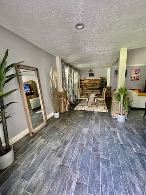 Interior - Mediterranean home close to Houston and the Ocean (Baytown)