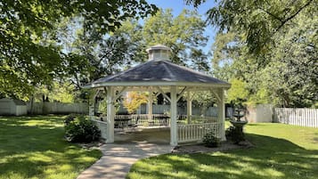 BBQ/picnic area