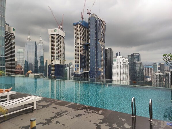 Außenpool, Infinity-Pool