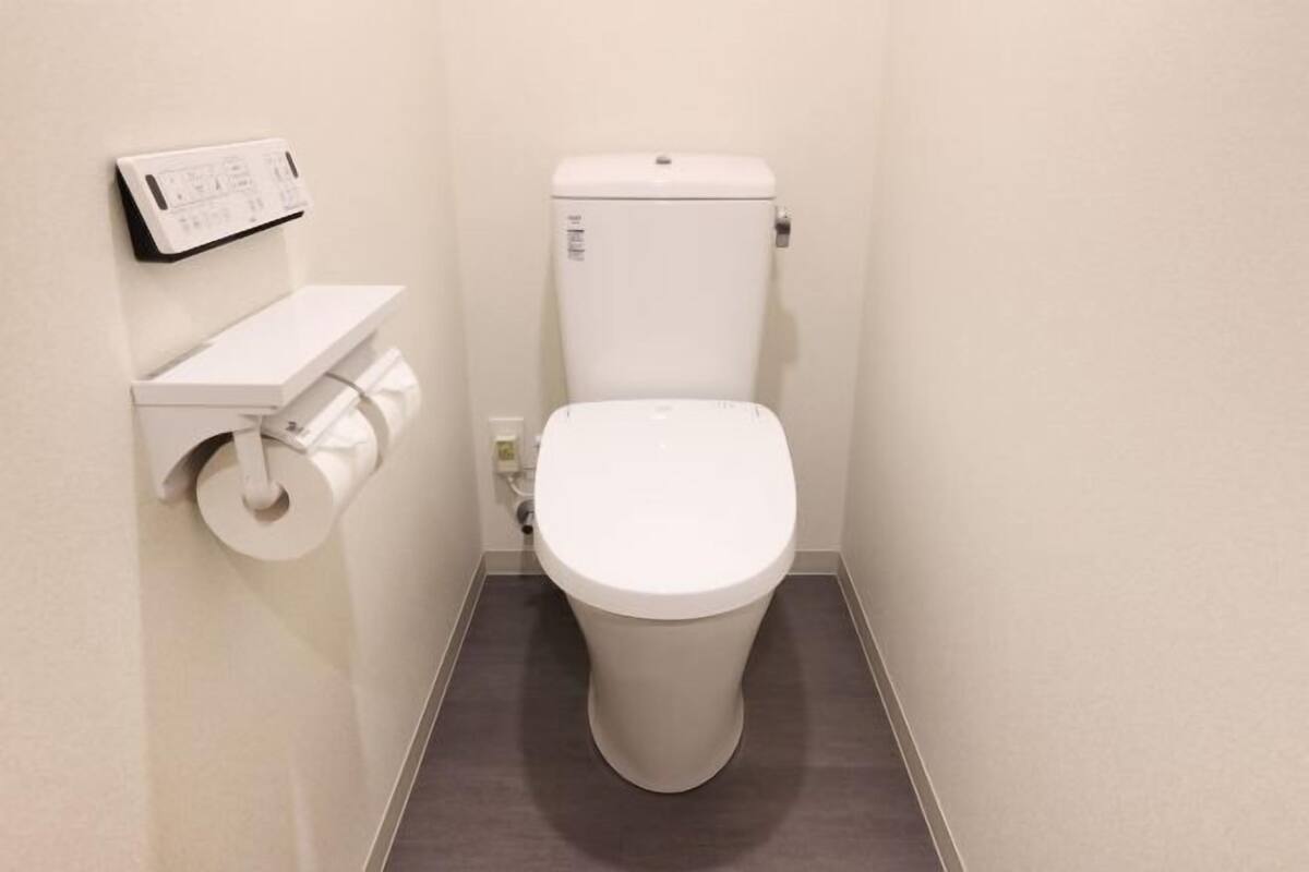 Bathroom | Free toiletries, hair dryer, bidet, towels