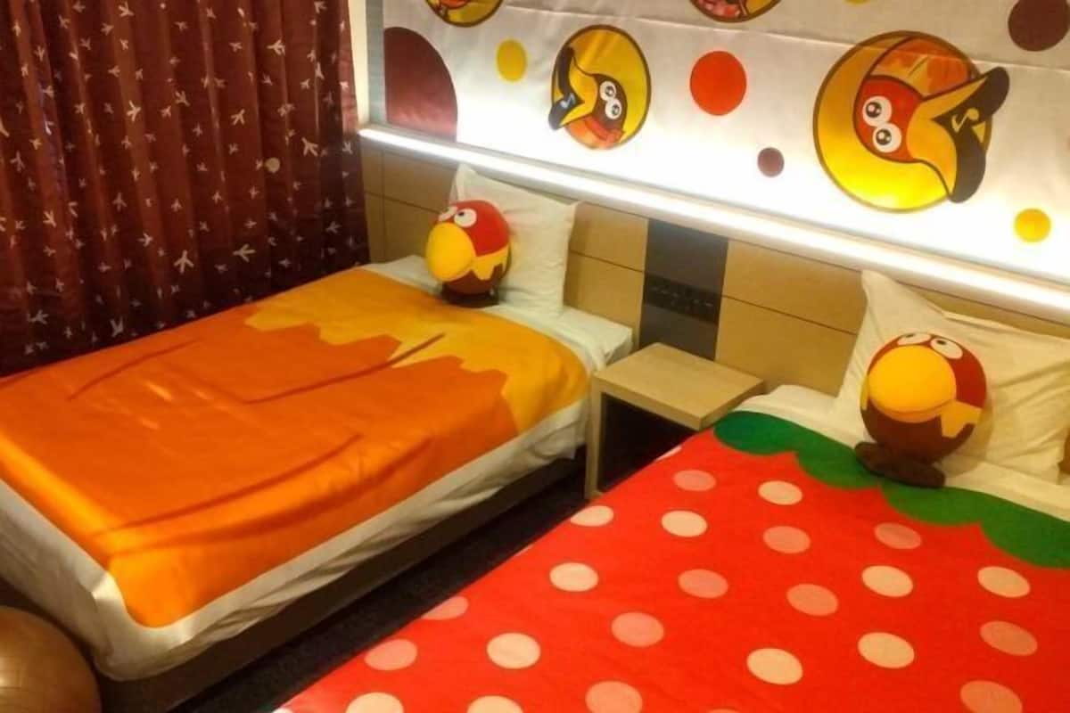 Ropa de cama hipoalergénica, escritorio y wifi gratis