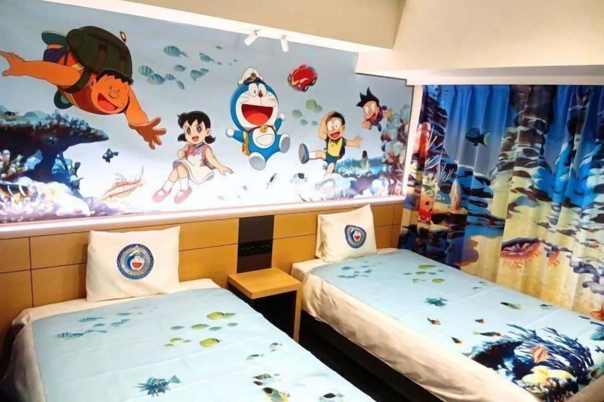 Hypo-allergenic bedding, desk, free WiFi