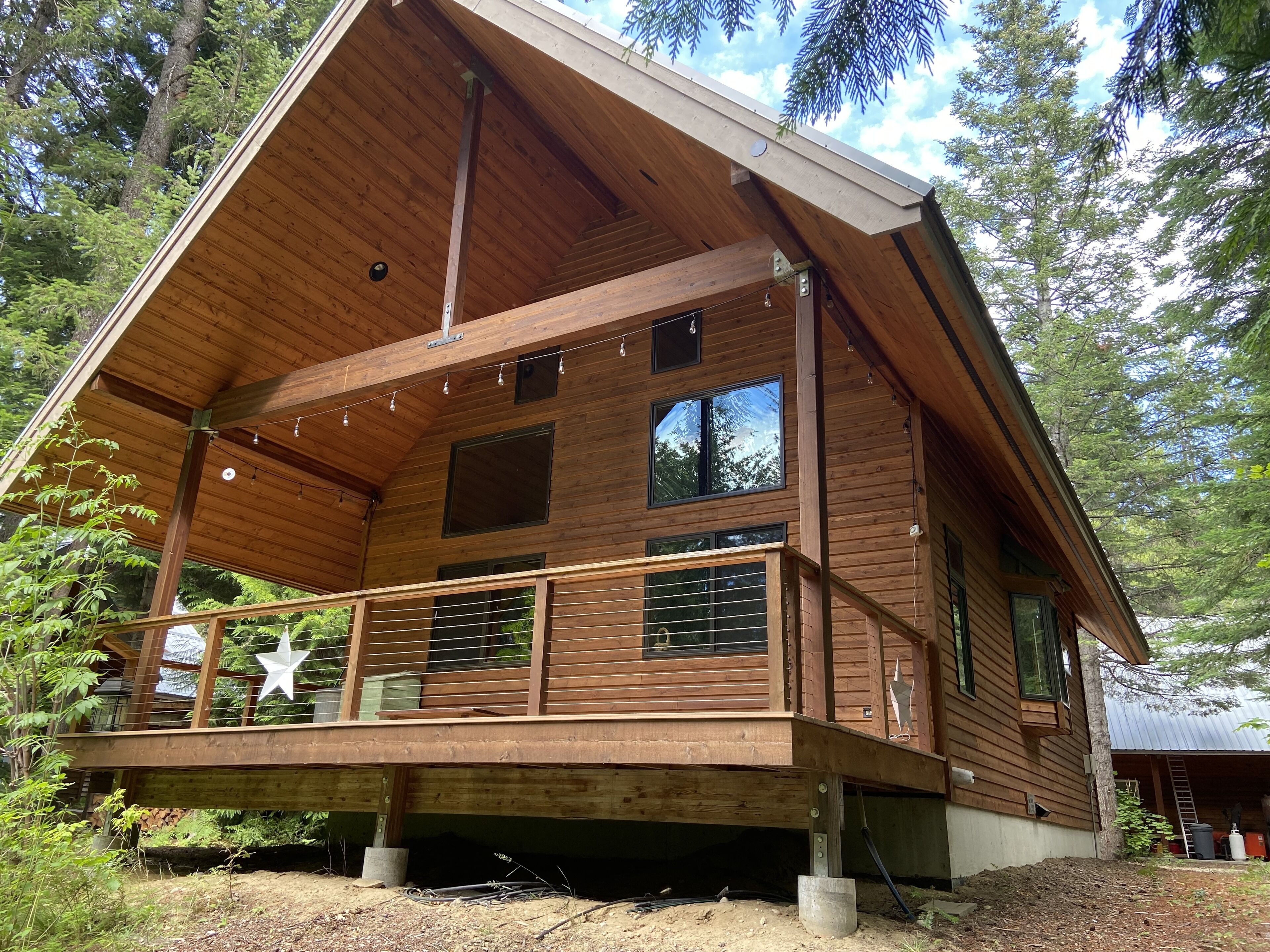 Cozy riverfront new cabin on secluded acreage with wildlife abound