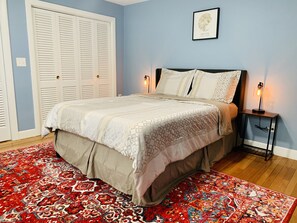 3 室のベッドルーム、デスク、アイロン / アイロン台、WiFi (無料)