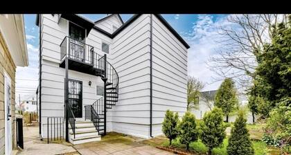 Modern 3BR with free parking near Revere Beach!!