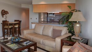 Leilighet, 1 kingsize-seng med sovesofa (Waters Edge 104) | Oppholdsrom