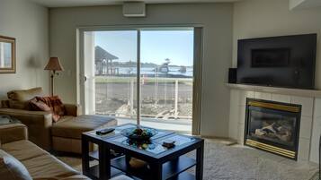 Condo, 1 King Bed with Sofa bed (Waters Edge 104) | Living room