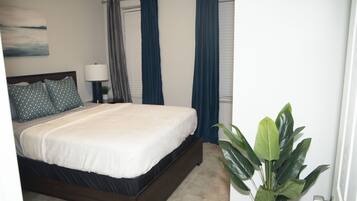 3 bedrooms, desk, iron/ironing board, WiFi