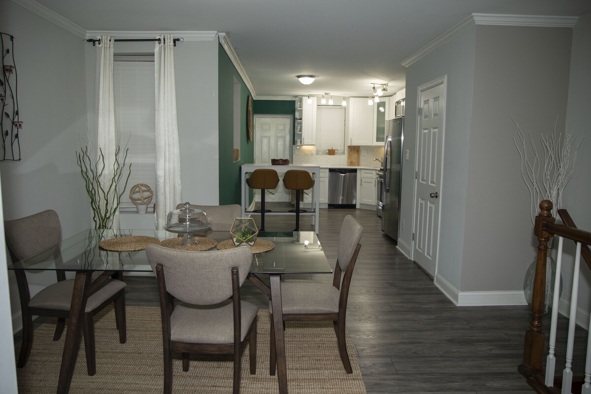 Furnished Beautiful Row House Near University Of Pennsylvania